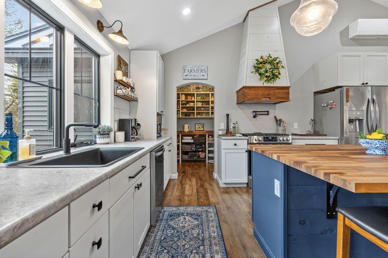 10 Dandelion Rock Lane Belgrade ME 04917