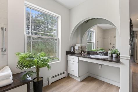 9 Hoffman's Way Georgetown ME 04548