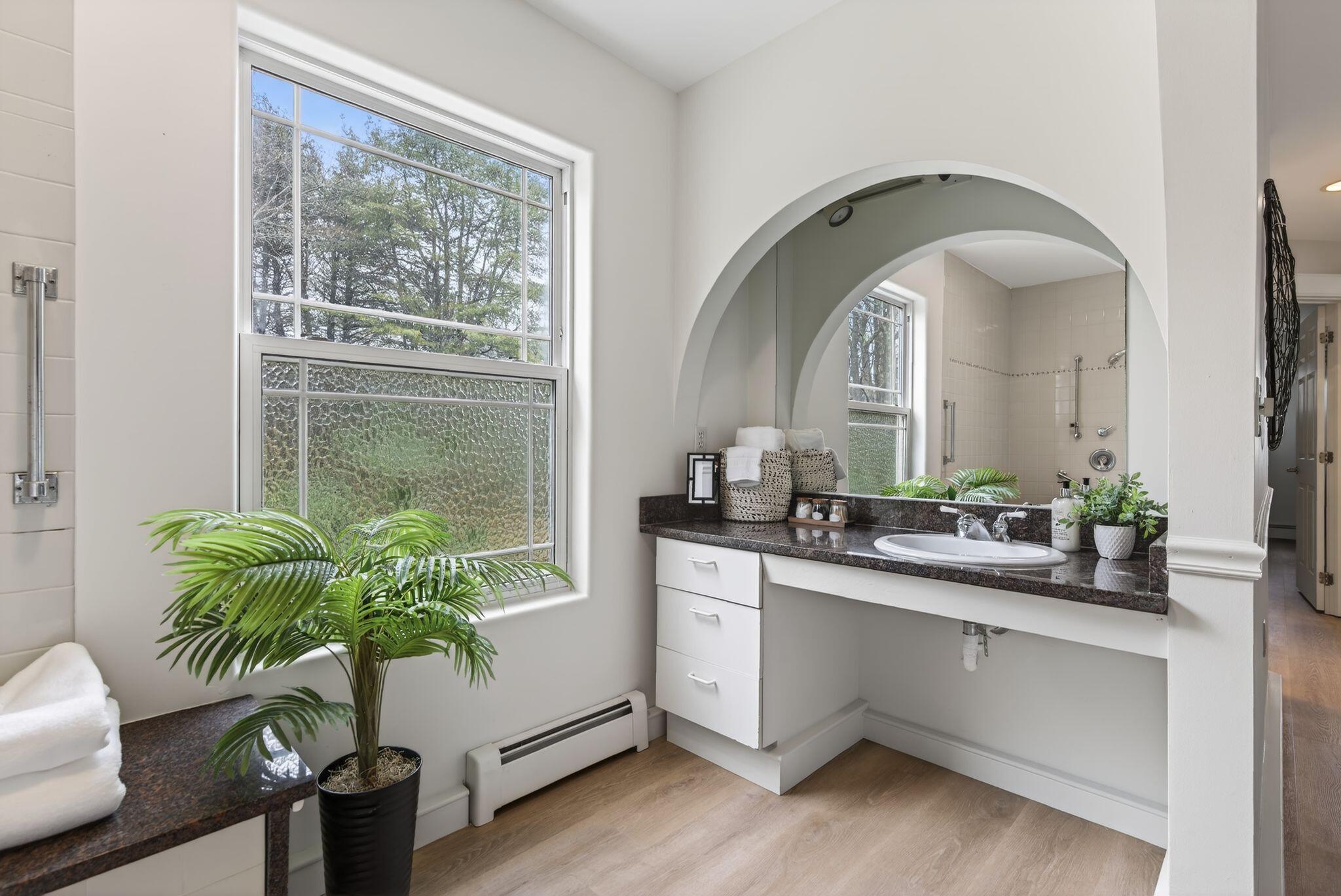9 Hoffman's Way Georgetown ME 04548