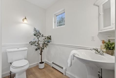 9 Hoffman's Way Georgetown ME 04548