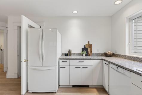 9 Hoffman's Way Georgetown ME 04548