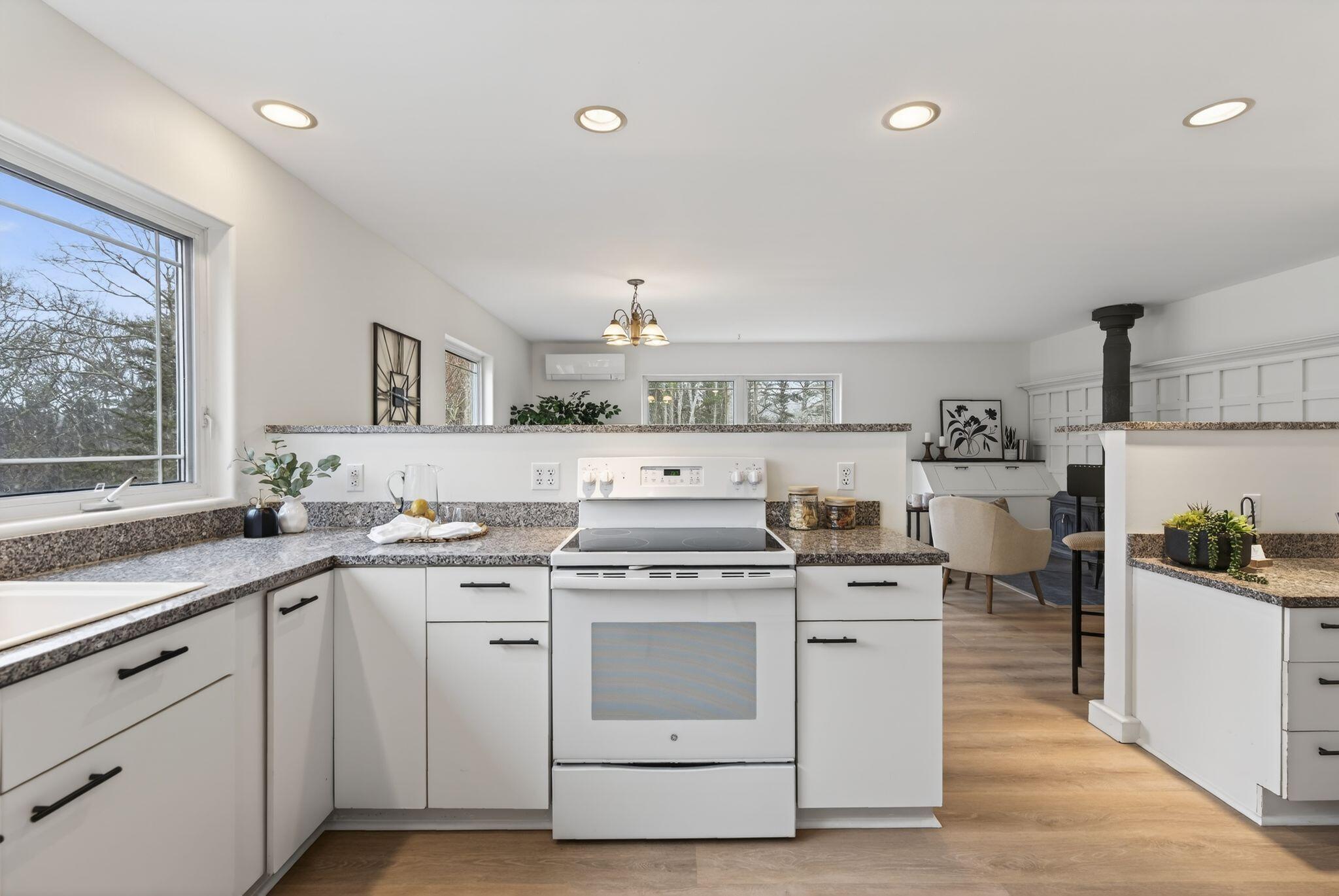 9 Hoffman's Way Georgetown ME 04548