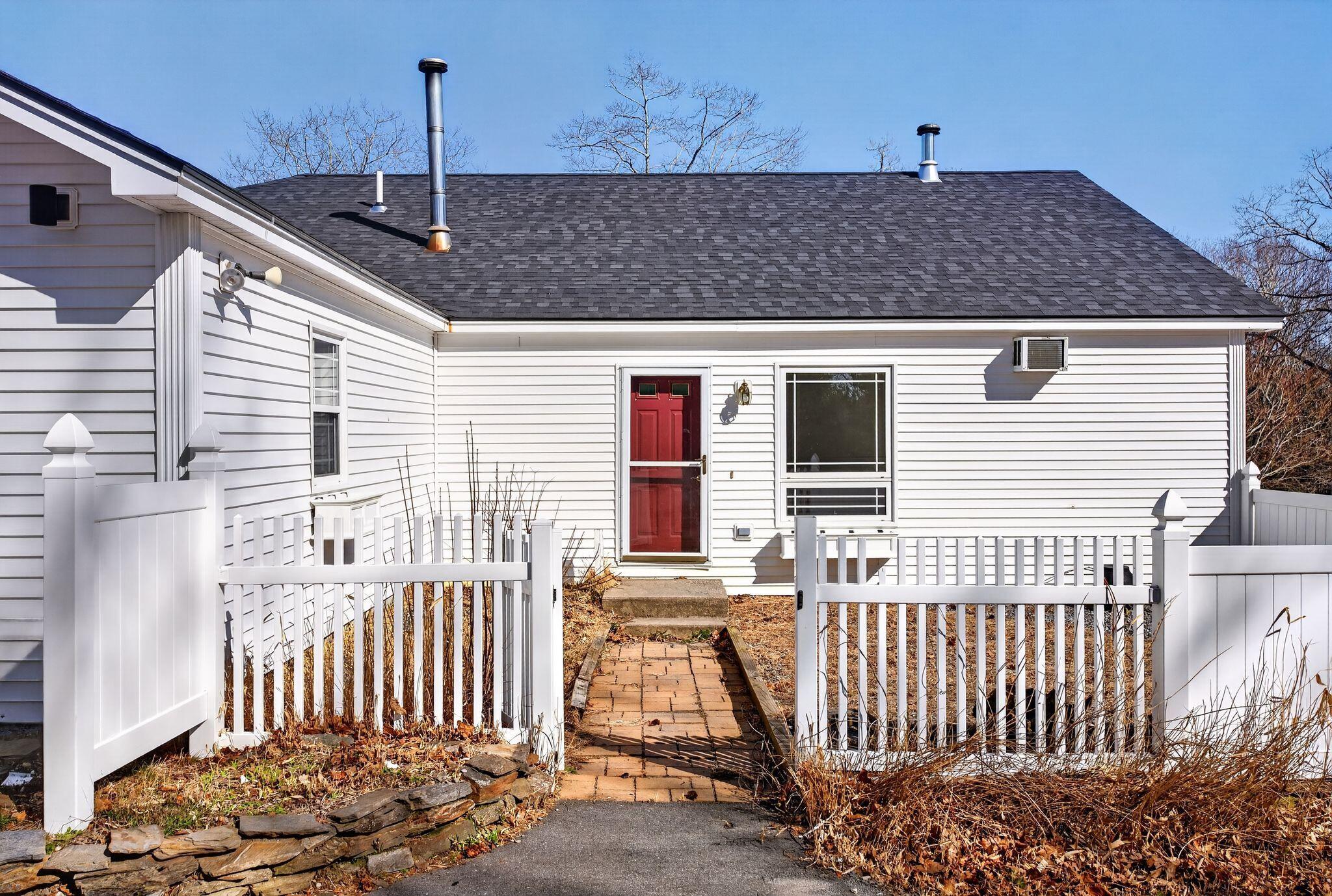 9 Hoffman's Way Georgetown ME 04548