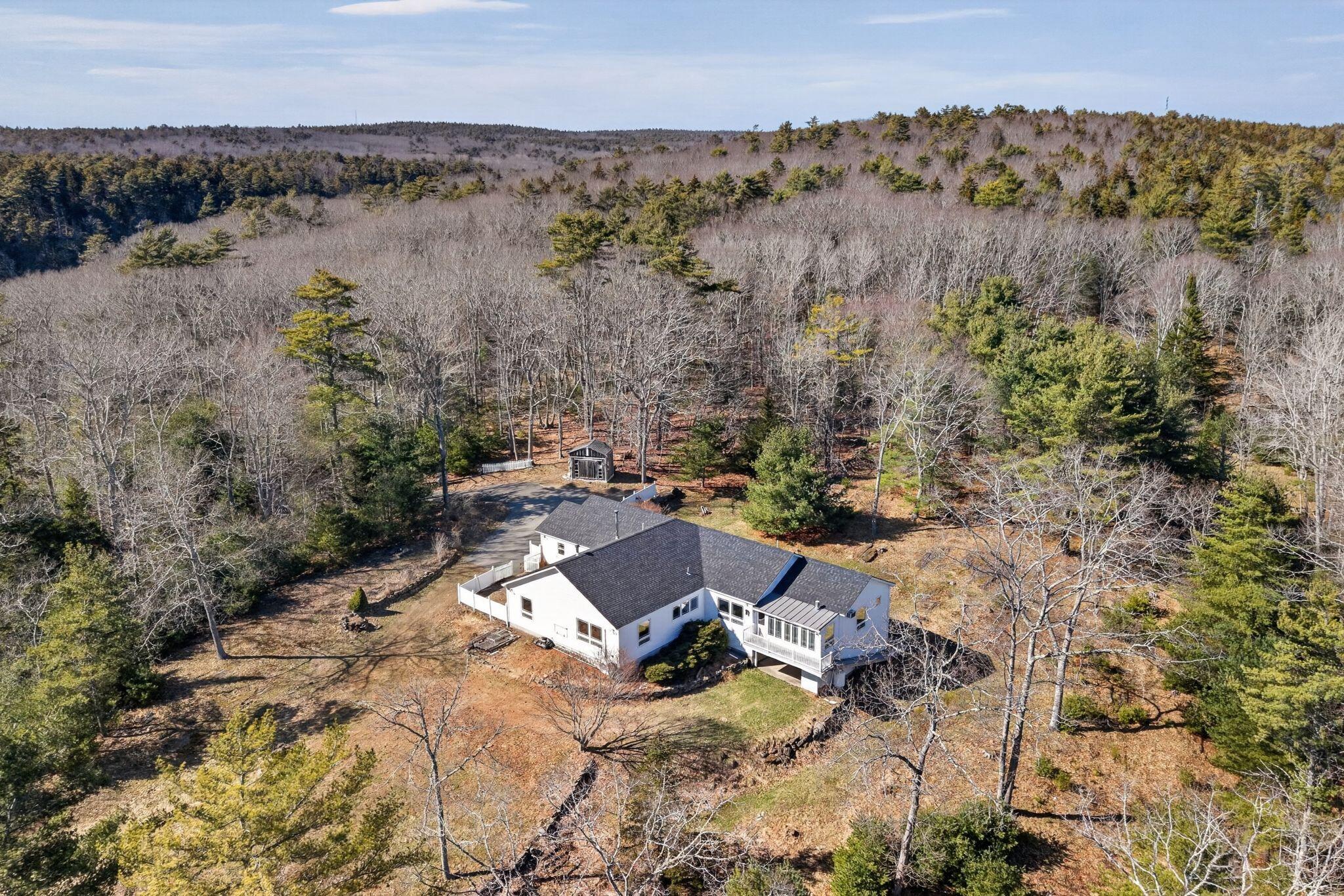 9 Hoffman's Way Georgetown ME 04548