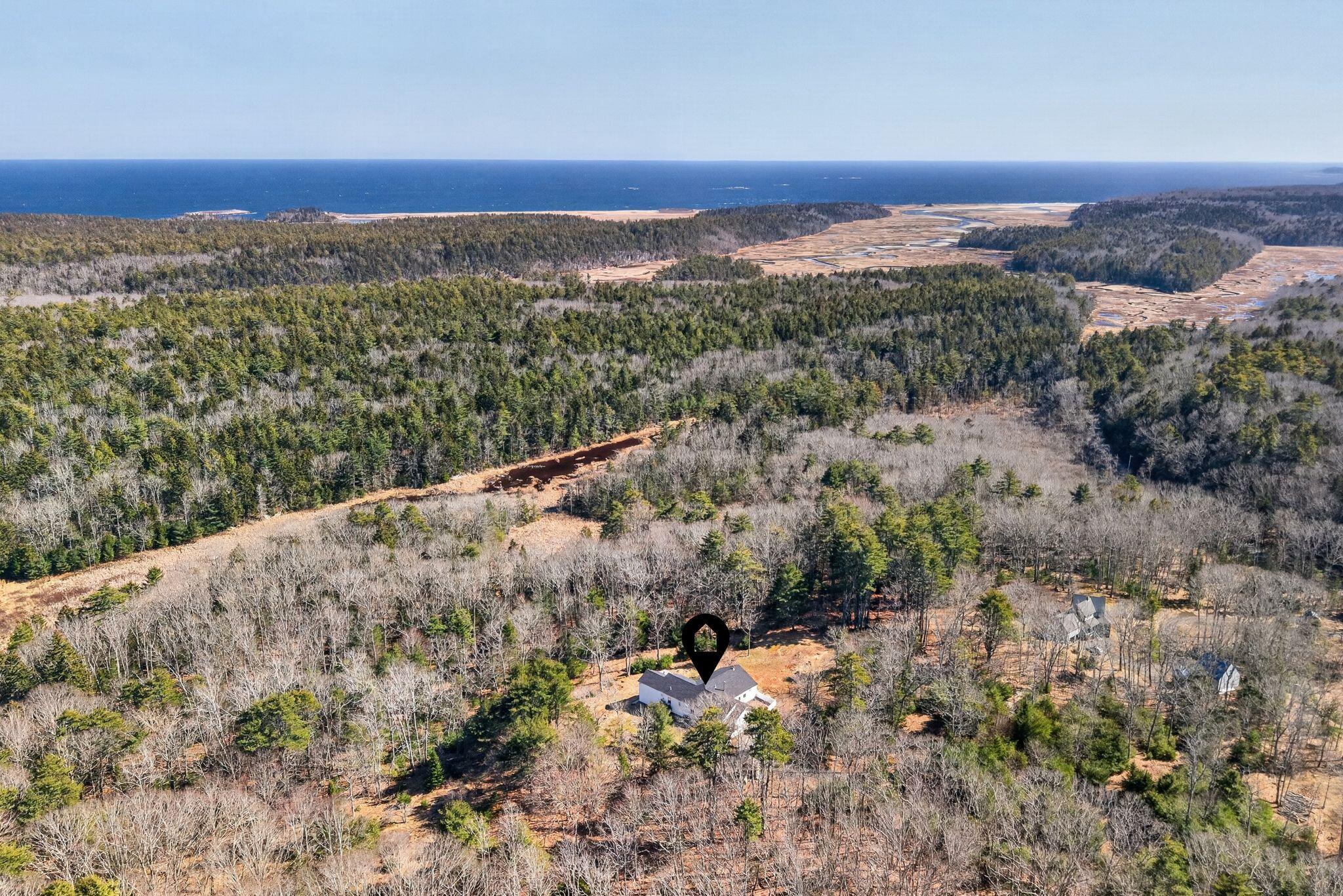 9 Hoffman's Way Georgetown ME 04548