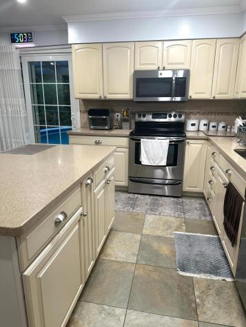 7 Lorraine Avenue Lewiston ME 04240