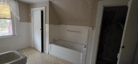 78 High Street Paris ME 04281