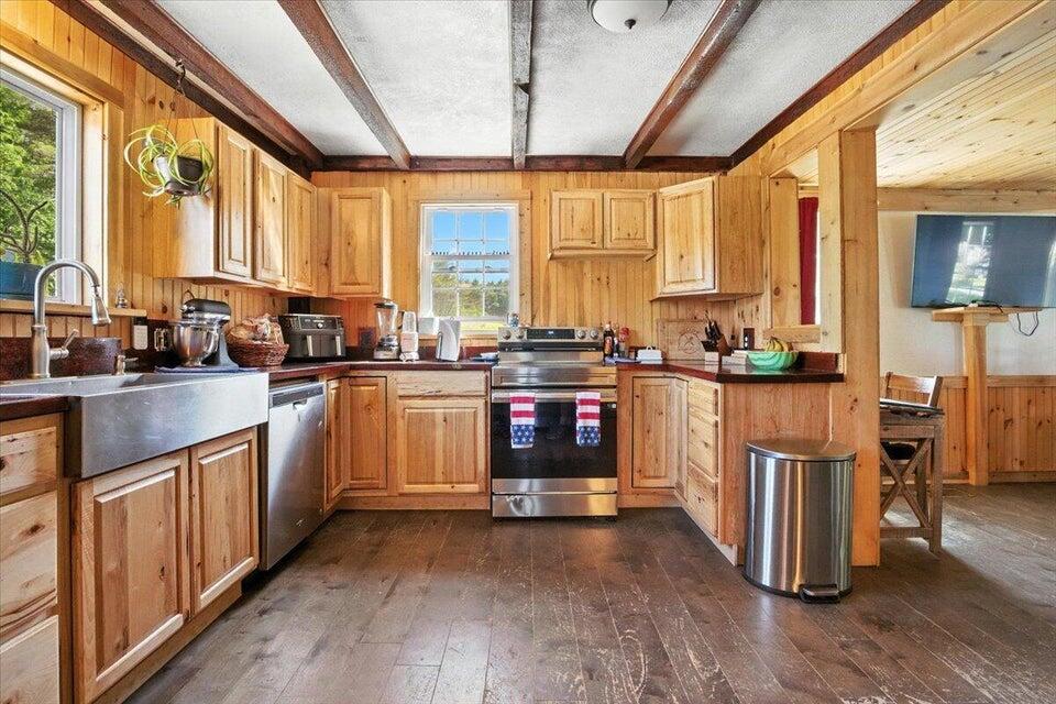 817 Riverside Drive Augusta ME 04330