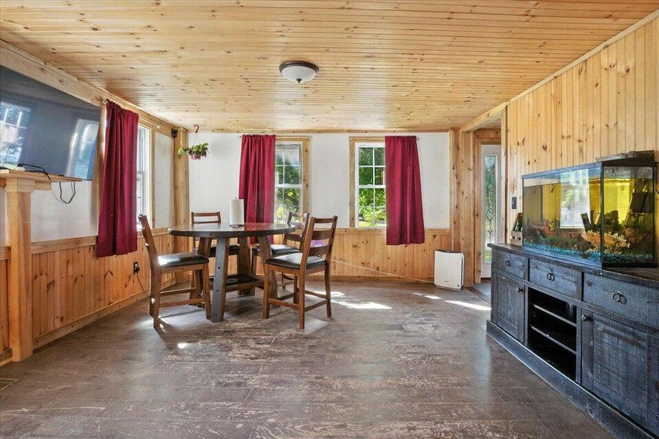 817 Riverside Drive Augusta ME 04330