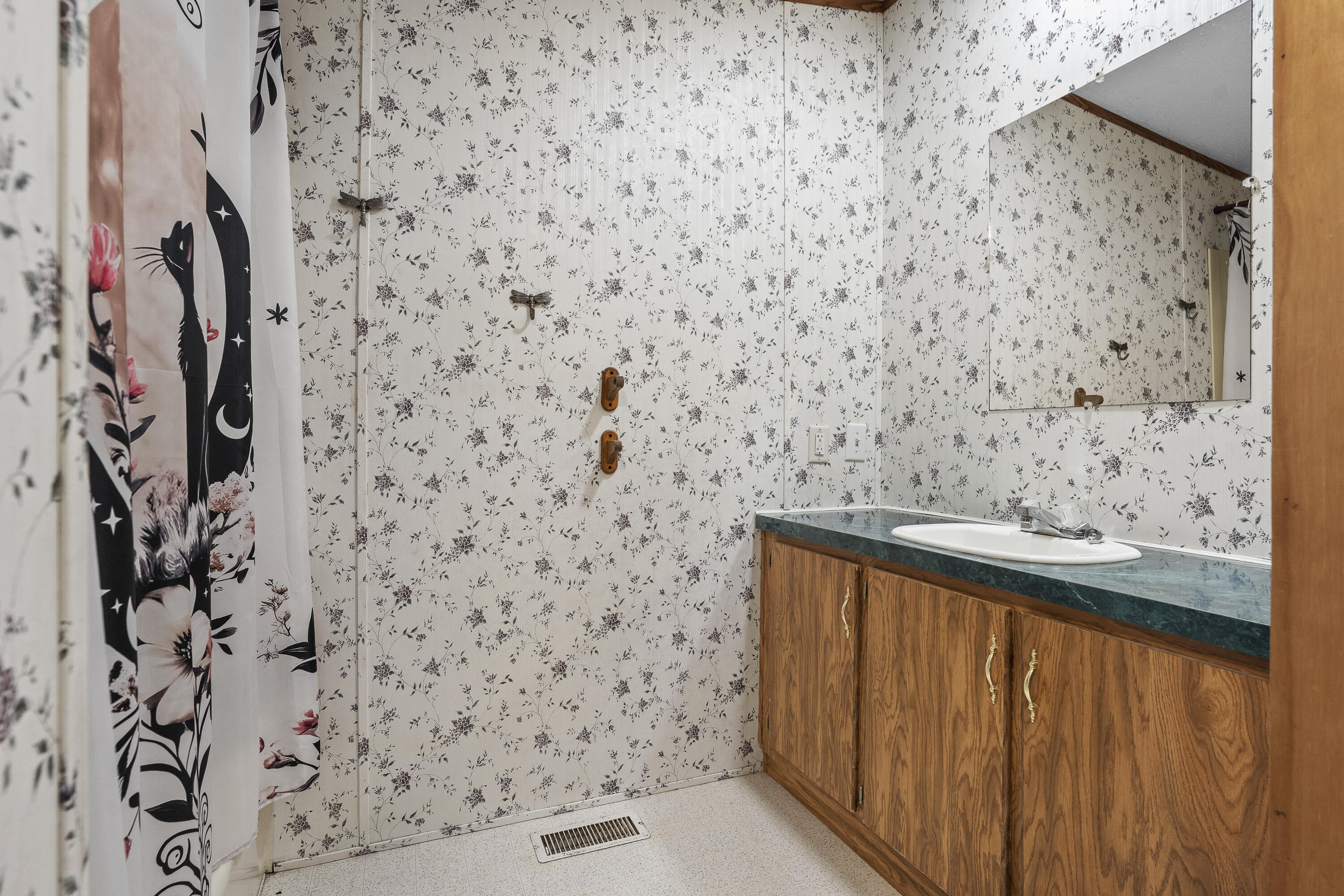 32 Boggs Farm Lane Warren ME 04864