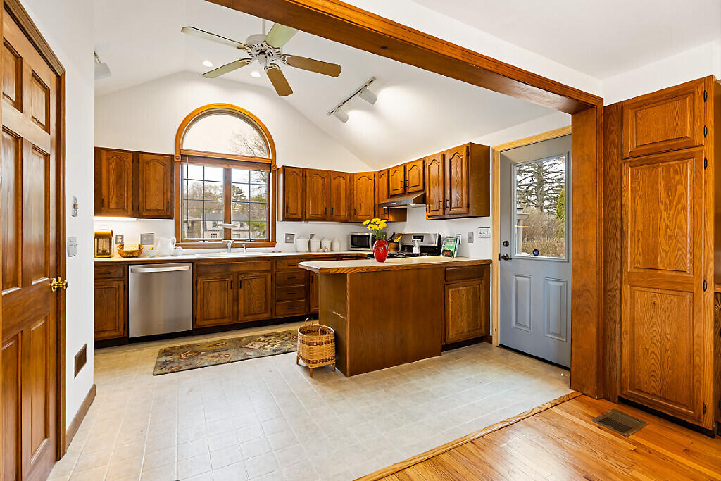 3 Chester Avenue Falmouth ME 04105