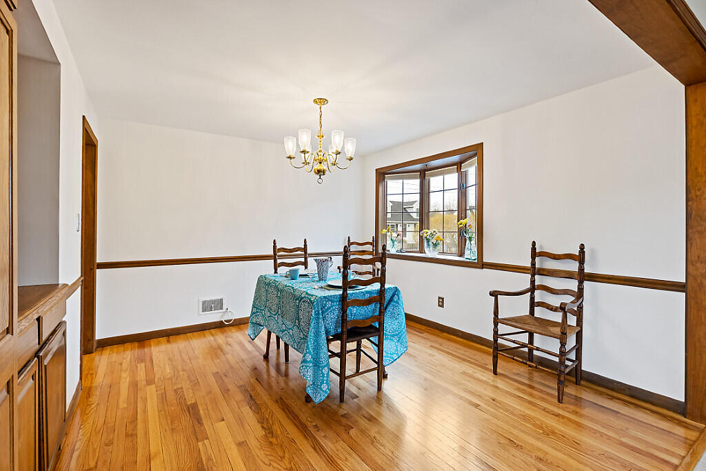 3 Chester Avenue Falmouth ME 04105
