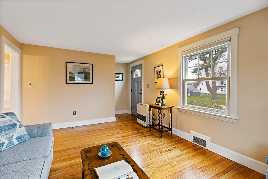 3 Chester Avenue Falmouth ME 04105