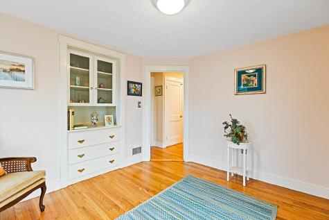 3 Chester Avenue Falmouth ME 04105