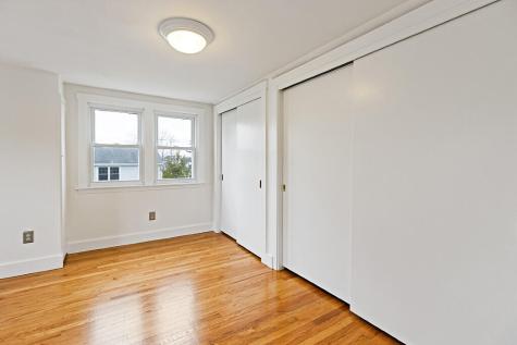 3 Chester Avenue Falmouth ME 04105