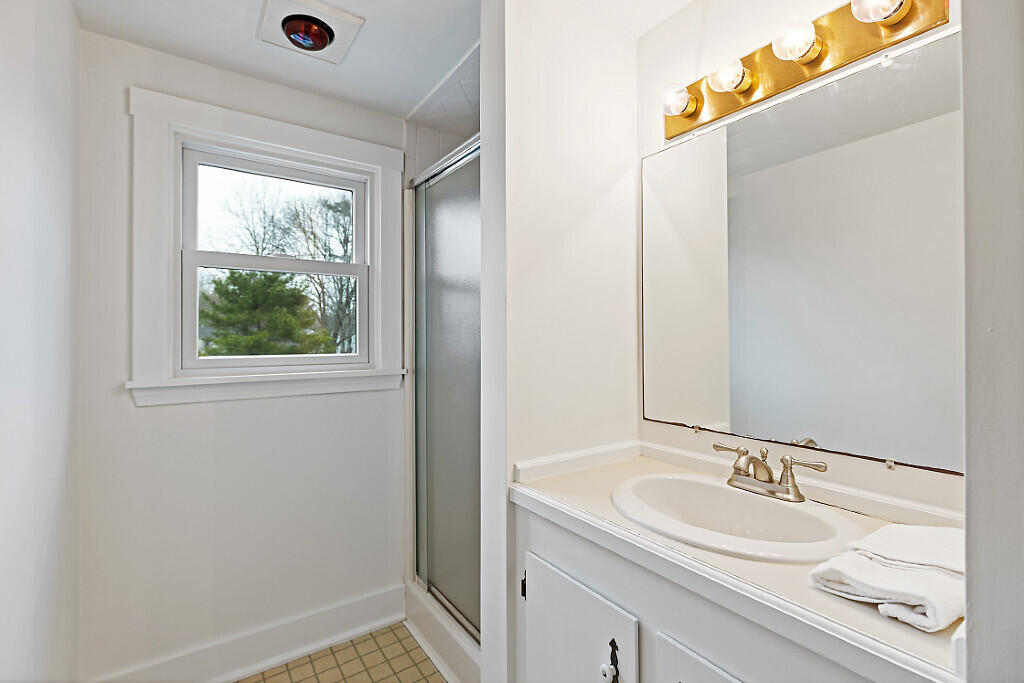 3 Chester Avenue Falmouth ME 04105