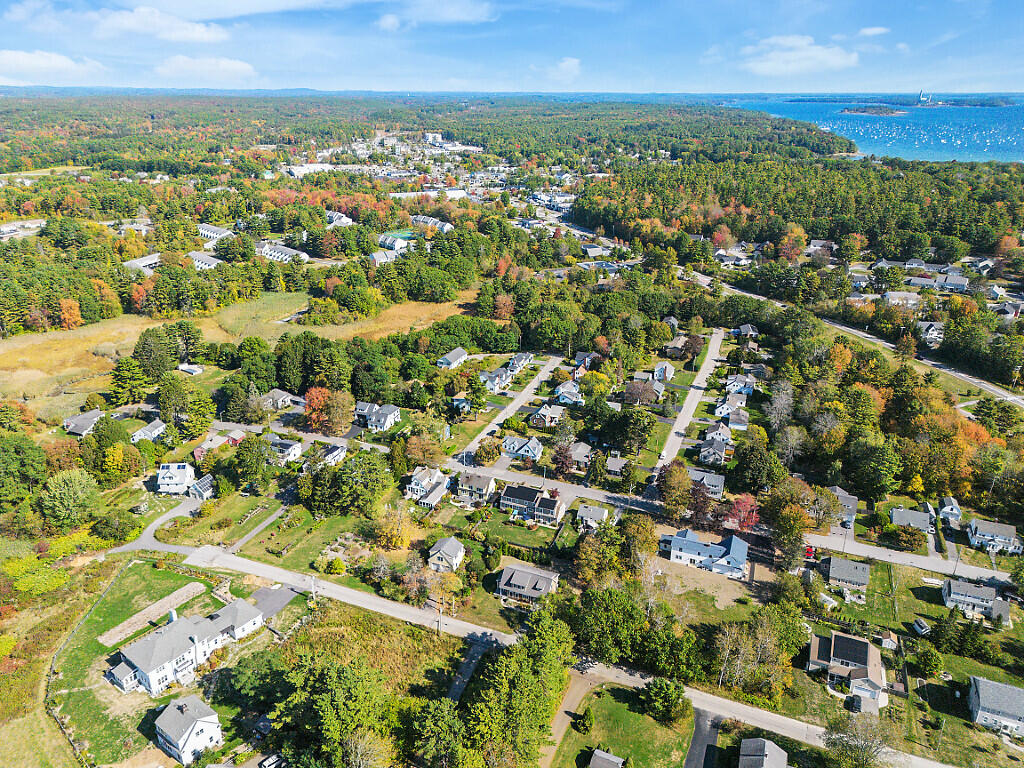 3 Chester Avenue Falmouth ME 04105
