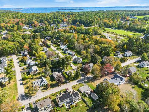 3 Chester Avenue Falmouth ME 04105