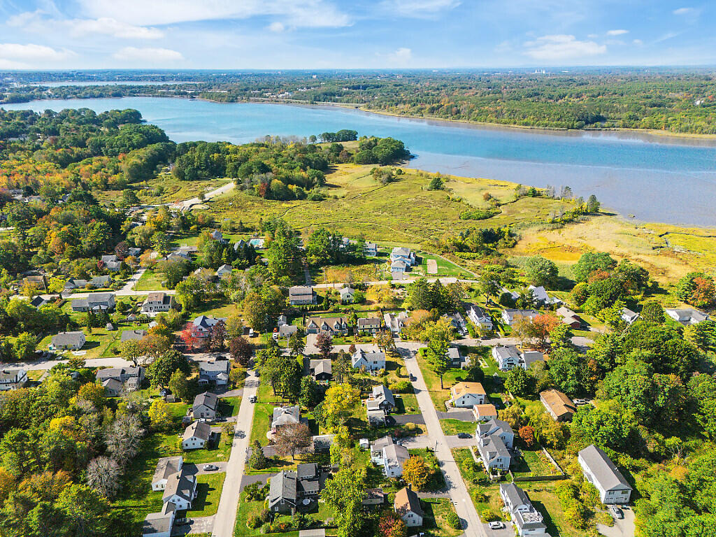 3 Chester Avenue Falmouth ME 04105