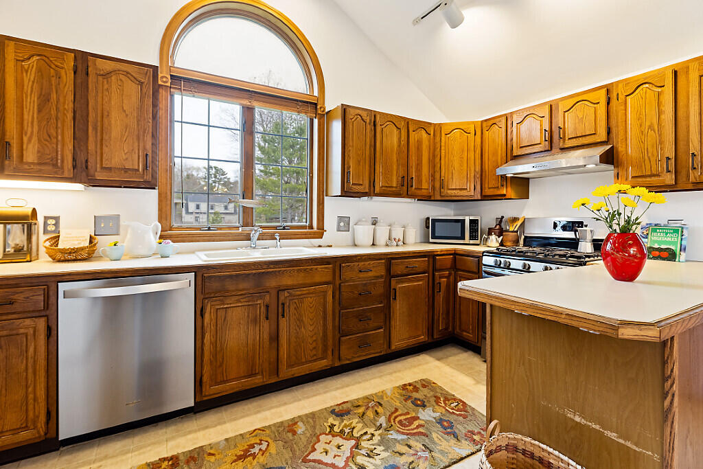 3 Chester Avenue Falmouth ME 04105