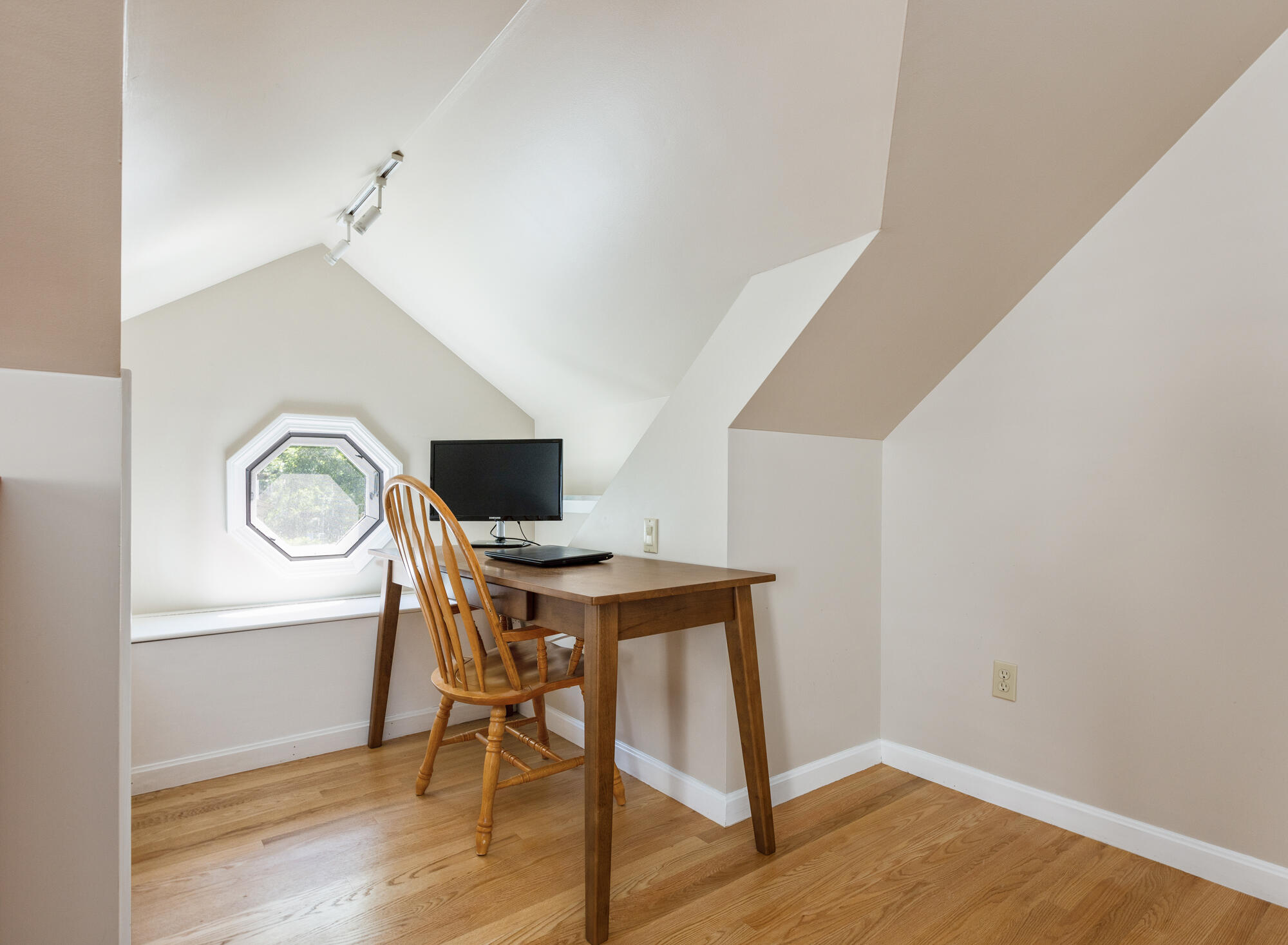 20 Beacon Street Portland ME 04103