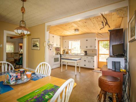 75 Snowball Hill Road Bristol ME 04554