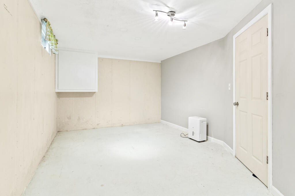 103 Thurlow Road Lincolnville ME 04849