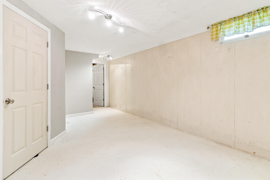 103 Thurlow Road Lincolnville ME 04849