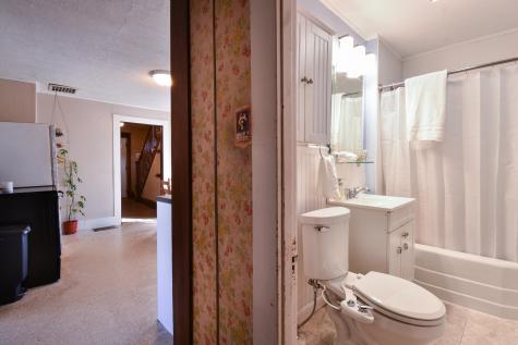 22 Rose Terrace Auburn ME 04210
