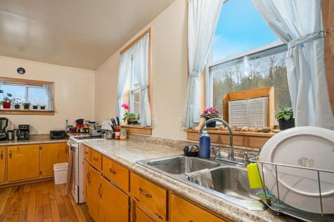 68 Dunn Road Dexter ME 04930