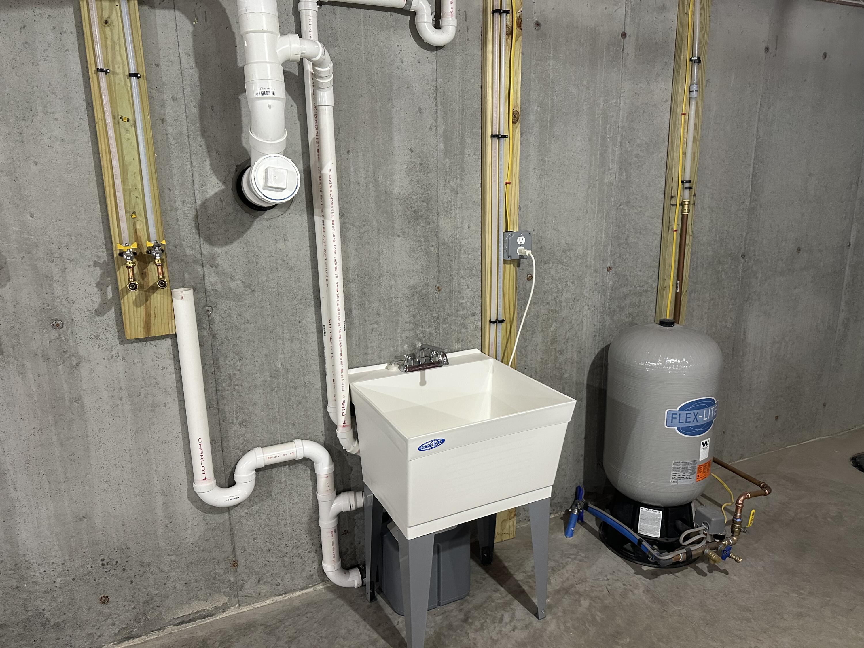 54 Hanson's Ridge Road Sanford ME 04073