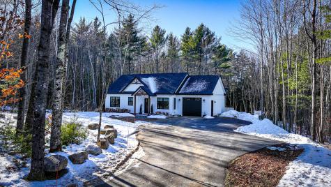 25 Berry Road Sweden ME 04040