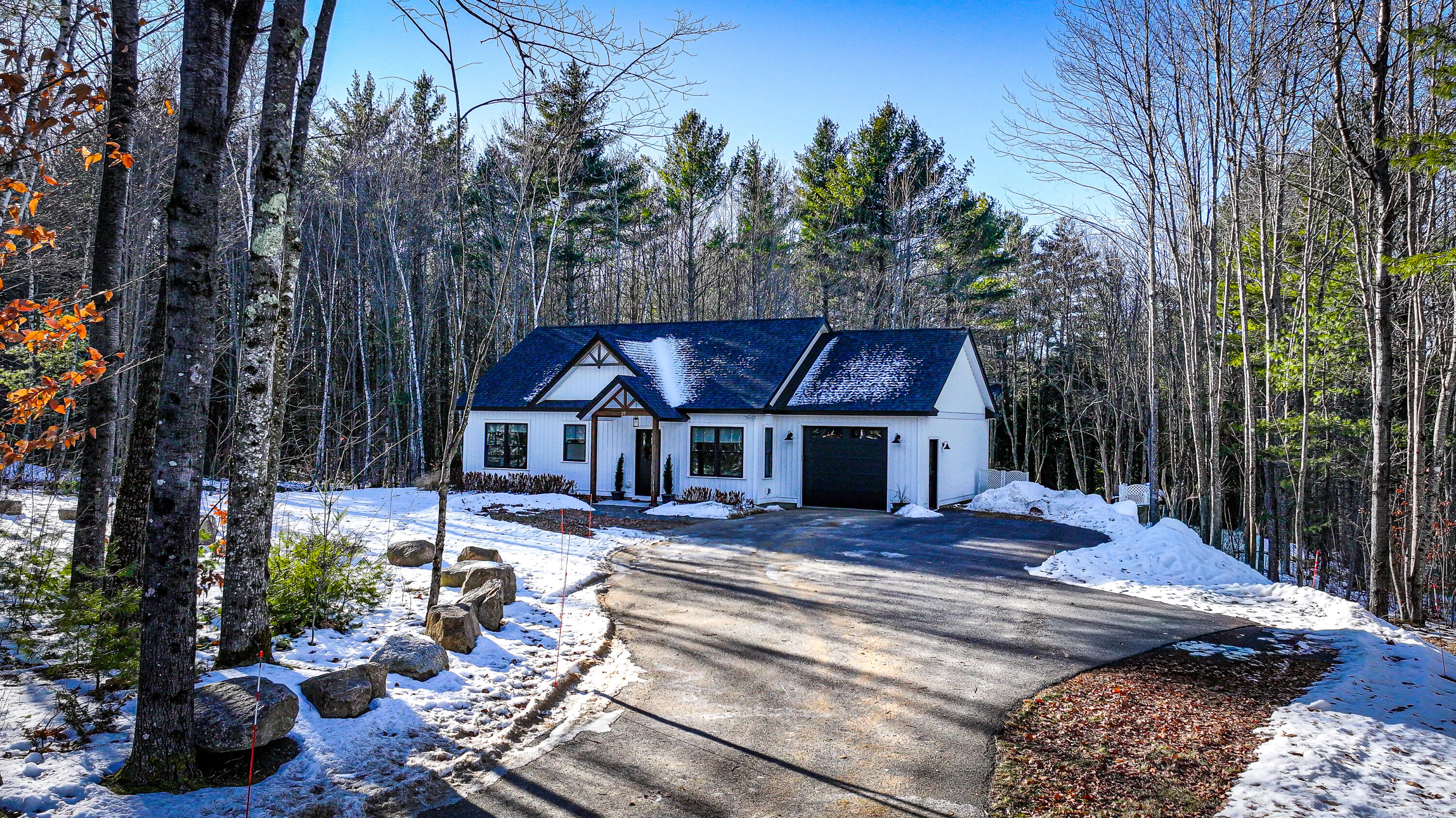 25 Berry Road Sweden ME 04040