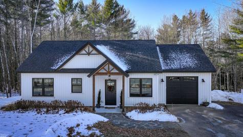25 Berry Road Sweden ME 04040