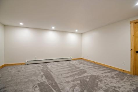 57 Chipmunk Way Norway ME 04268