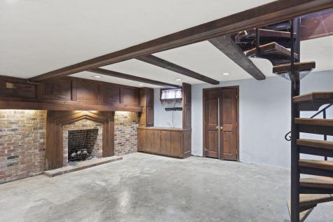 328 Blackstrap Road Falmouth ME 04105