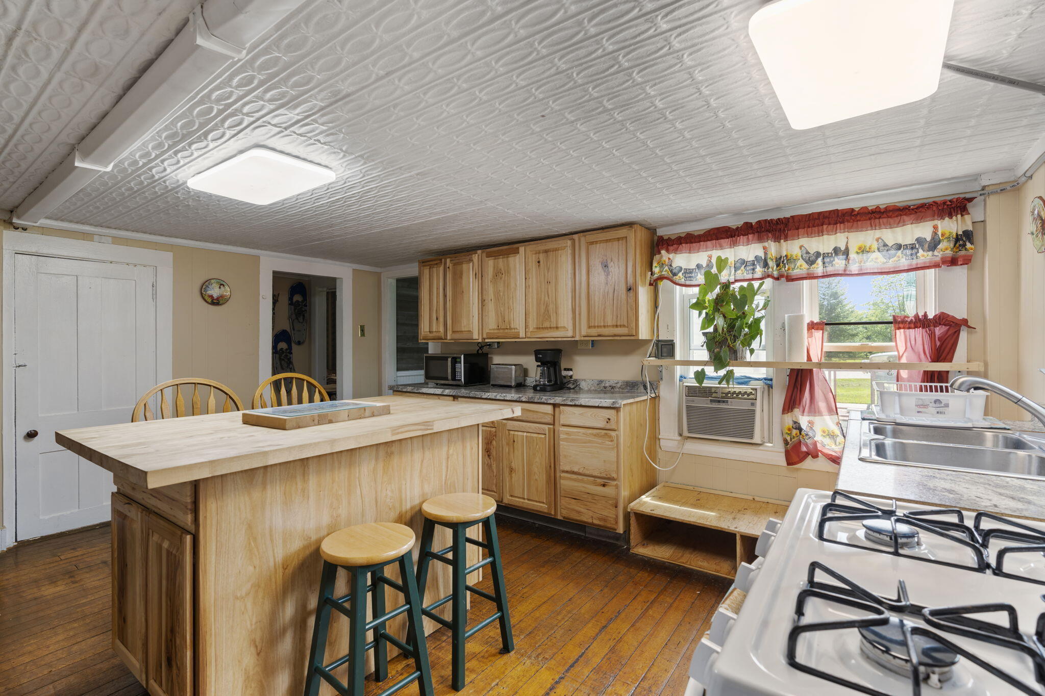 8 Cross Street Andover ME 04216