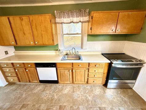 15 Fay Court Dexter ME 04930