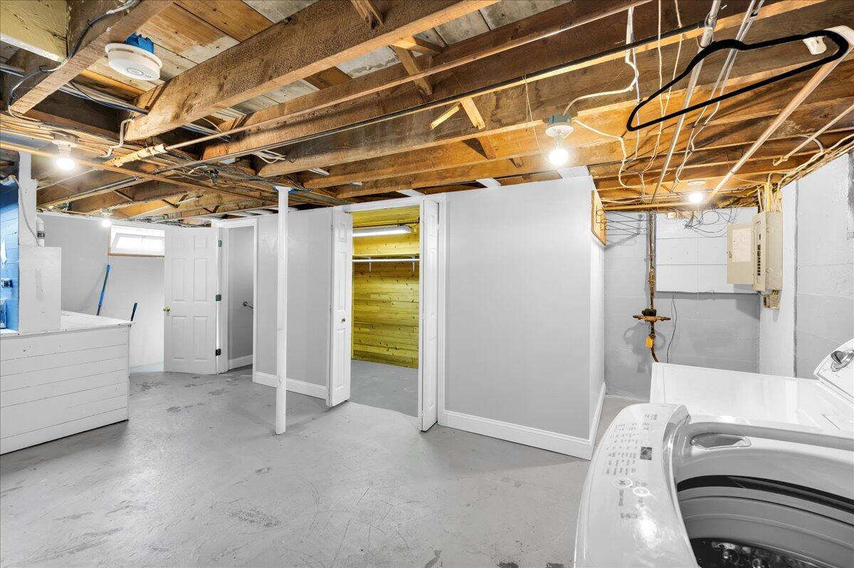 15 Wood Street Bangor ME 04401