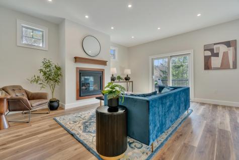 43 Middle Road Falmouth ME 04105