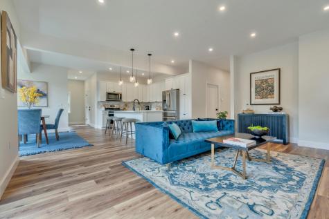 43 Middle Road Falmouth ME 04105