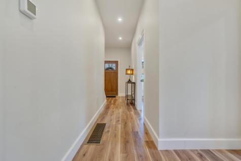 43 Middle Road Falmouth ME 04105