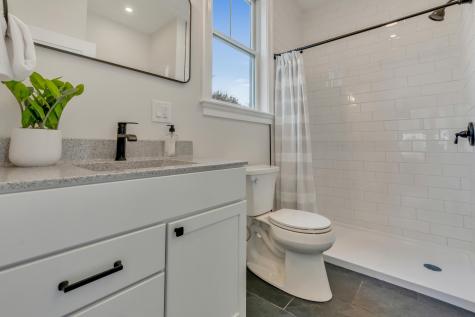 43 Middle Road Falmouth ME 04105