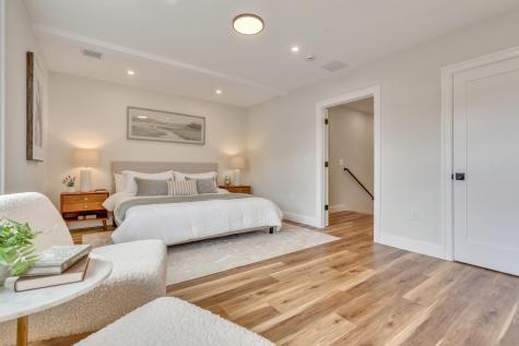 43 Middle Road Falmouth ME 04105