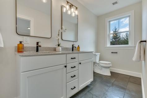 43 Middle Road Falmouth ME 04105