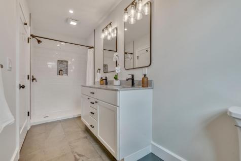 43 Middle Road Falmouth ME 04105