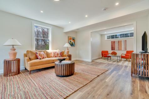 43 Middle Road Falmouth ME 04105