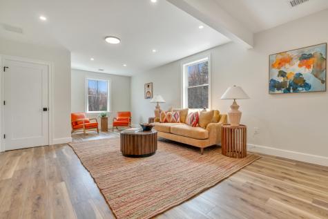43 Middle Road Falmouth ME 04105