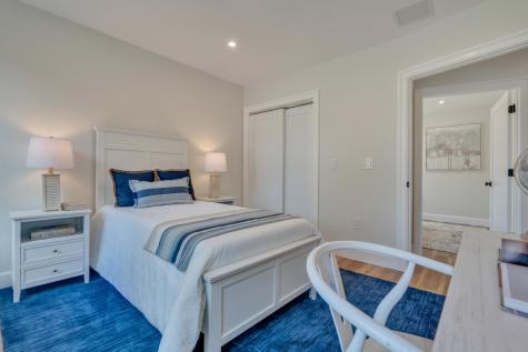 43 Middle Road Falmouth ME 04105