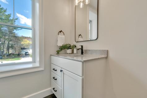 43 Middle Road Falmouth ME 04105